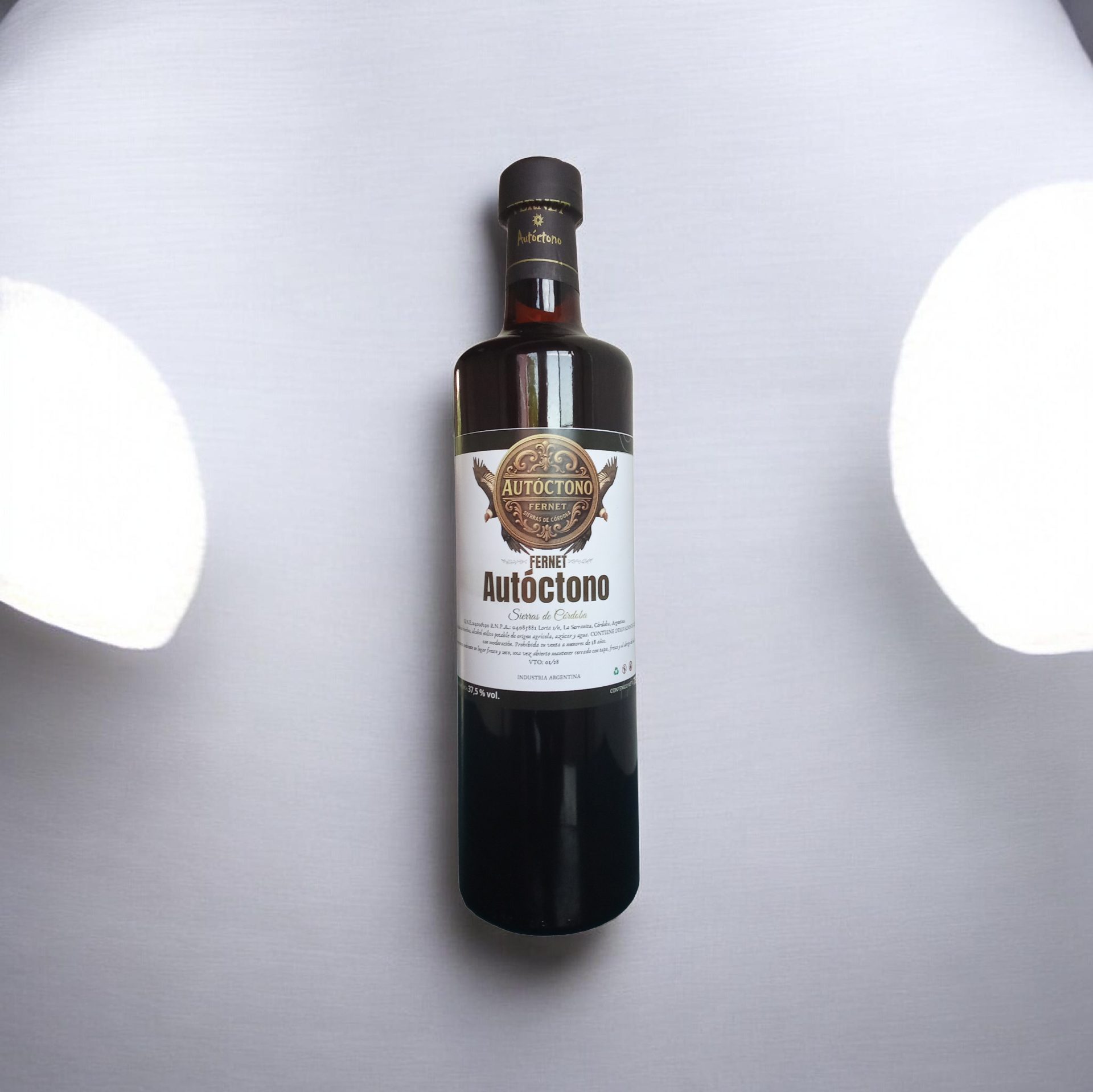   El Fernet que une. Porque los buenos momentos se disfrutan mejor entre muchos, El auténtico sabor de las sierras de Córdoba, pensado para asados eternos, reuniones con amigos y sobremesas que no se terminan más. Con su sabor intenso, herbal y bien argentino, Autóctono es ese momento especial. Más que un fernet: una excusa perfecta para estar juntos.